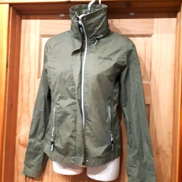 Bench Jacket - Picture 1 of 5